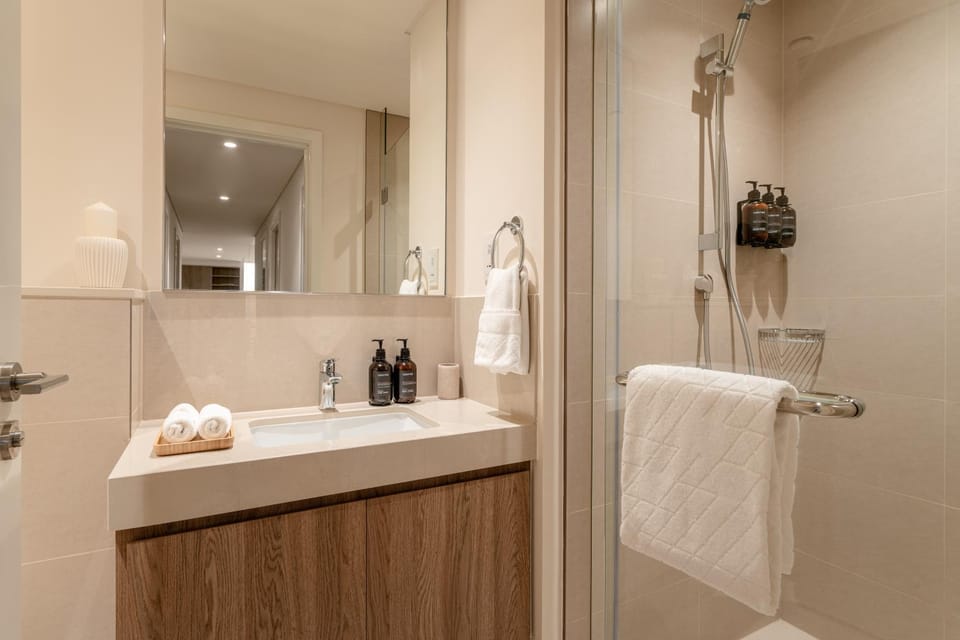 Shower, Bathroom, towels