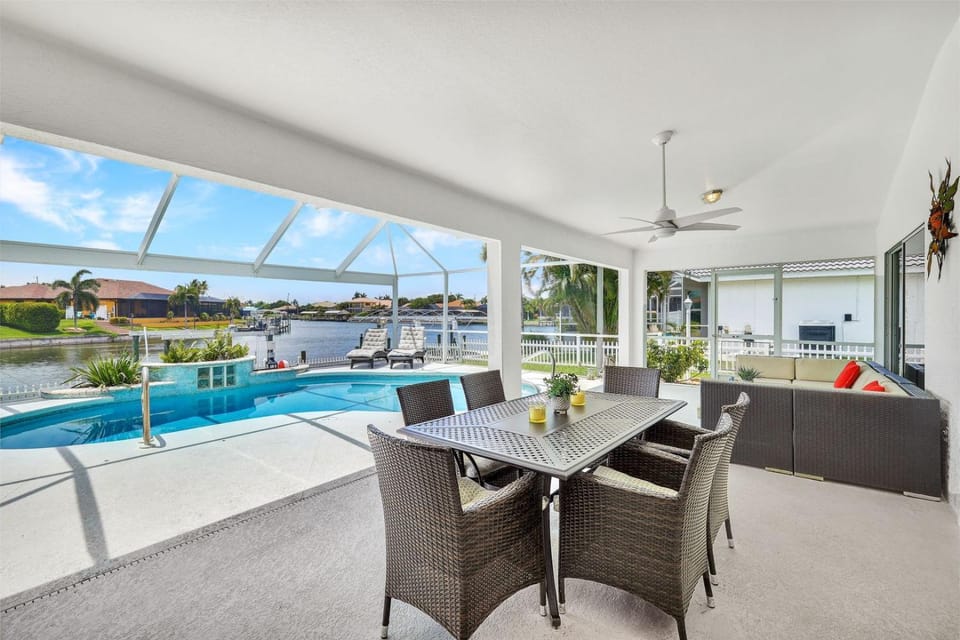 Villa Sunset - Gulf Access House in Cape Coral