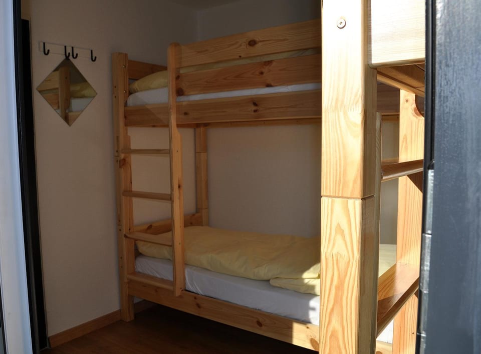 bunk bed