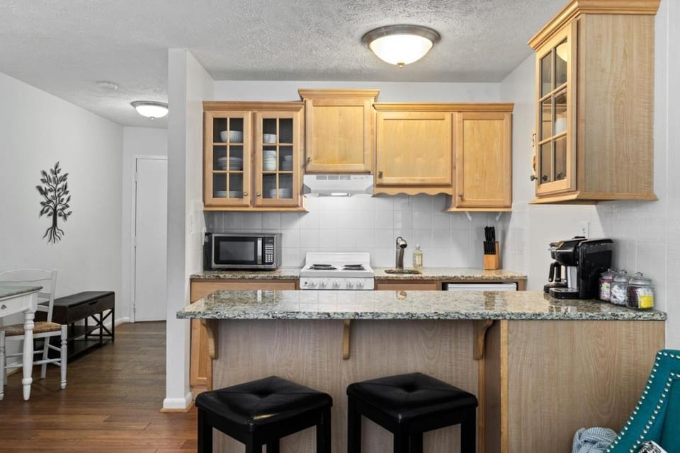 Timbers Studio 48 With Wintergreen Advantage House in Massies Mill