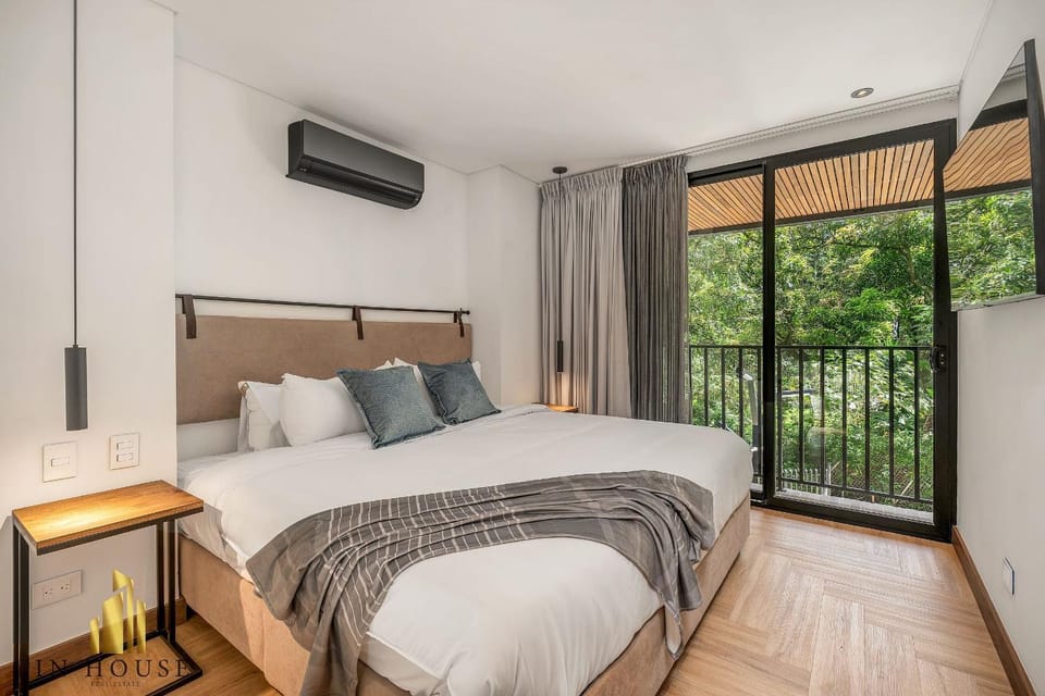 Morph 201 - Apt Moderno con Techo Alto y BBQ Apartment in Medellin