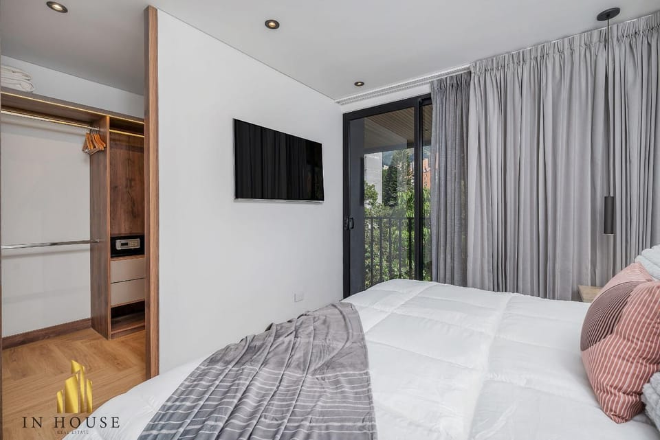 Morph 302 - Apt moderno con techos altos, BBQ Apartment in Medellin