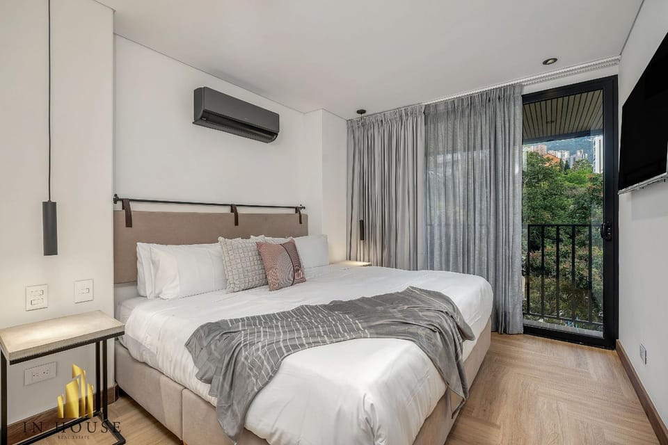 Morph 401 - Apt moderno con techos altos, BBQ Apartment in Medellin