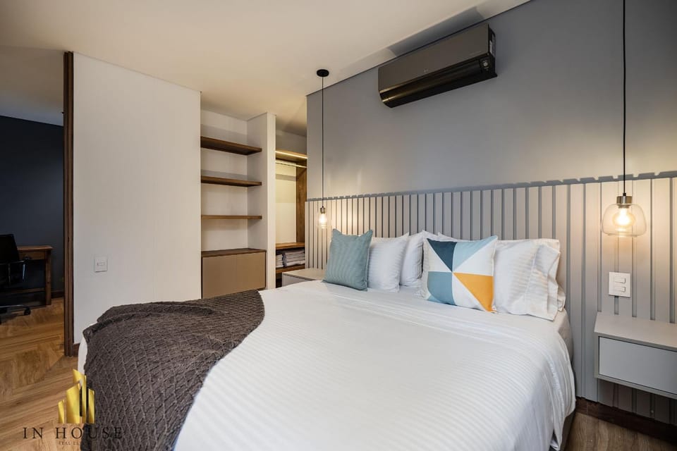 Morph 902 - Exclusivo apt en el Poblado con balcón Apartment in Medellin