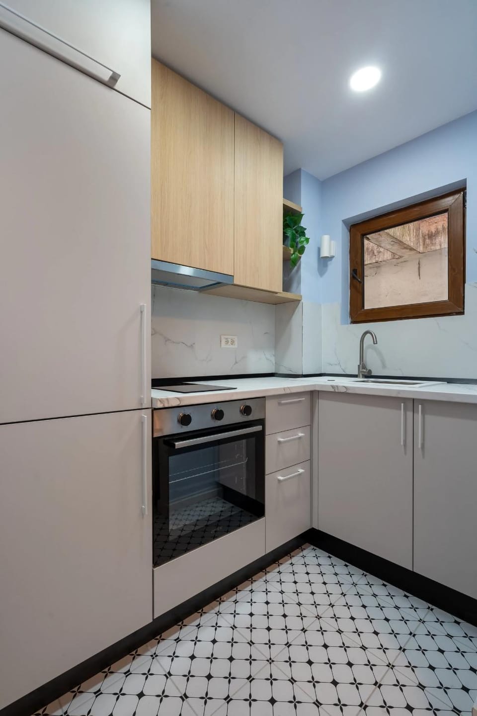 Kitchen or kitchenette, oven, stove