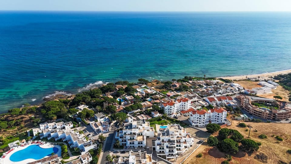 Tangerine Apartment by HelloVacations Apartment in Olhos de Água