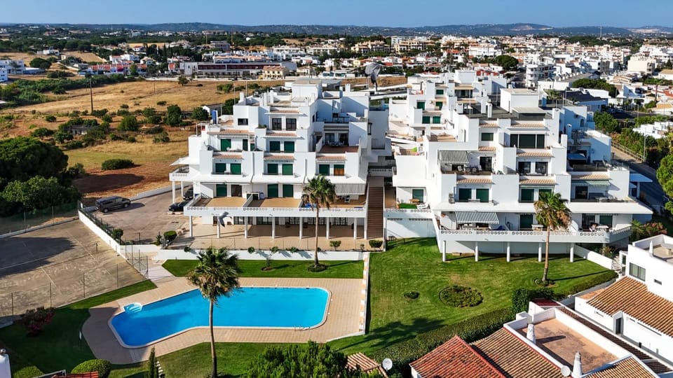 Tangerine Apartment by HelloVacations Apartment in Olhos de Água
