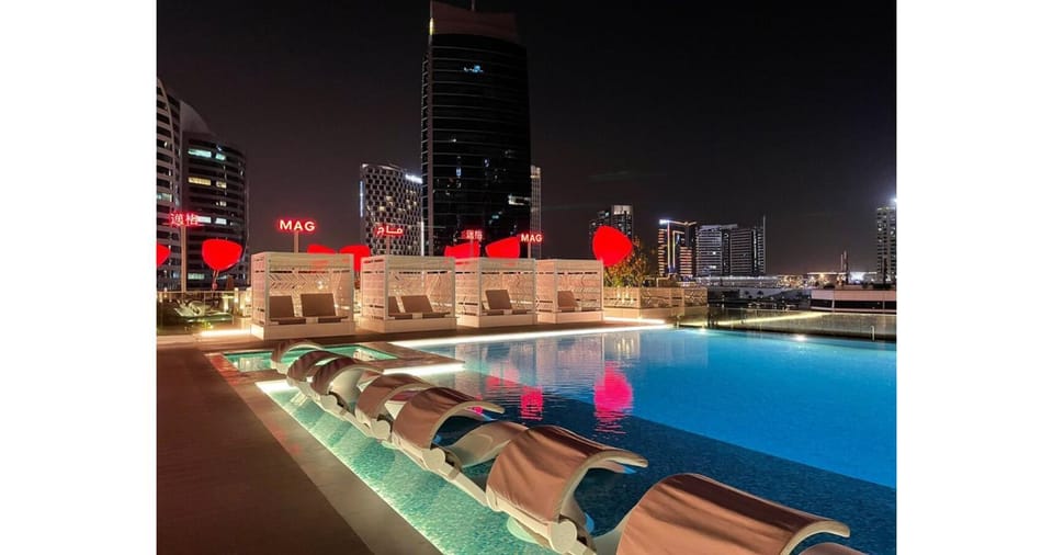 City view, Swimming pool
