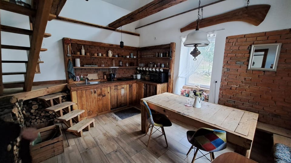 Coffee/tea facilities, Kitchen or kitchenette, Dining area