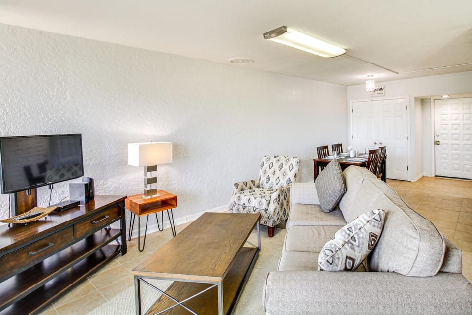 Swim, Fish & Suntan: Cozy Corpus Christi Retreat Apartment in North Padre Island