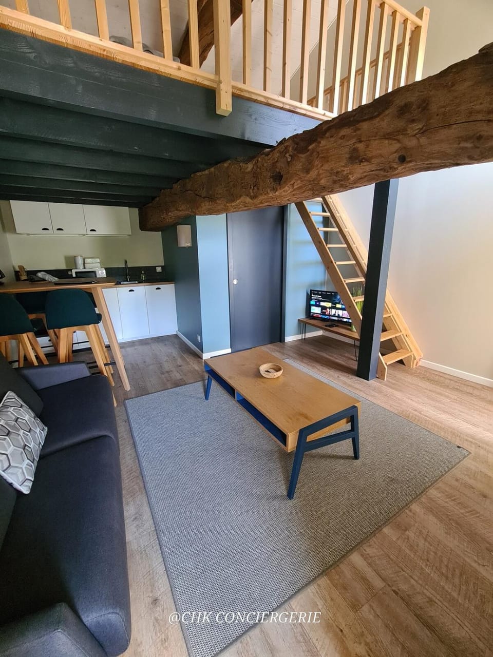 Kitchen or kitchenette, Living room