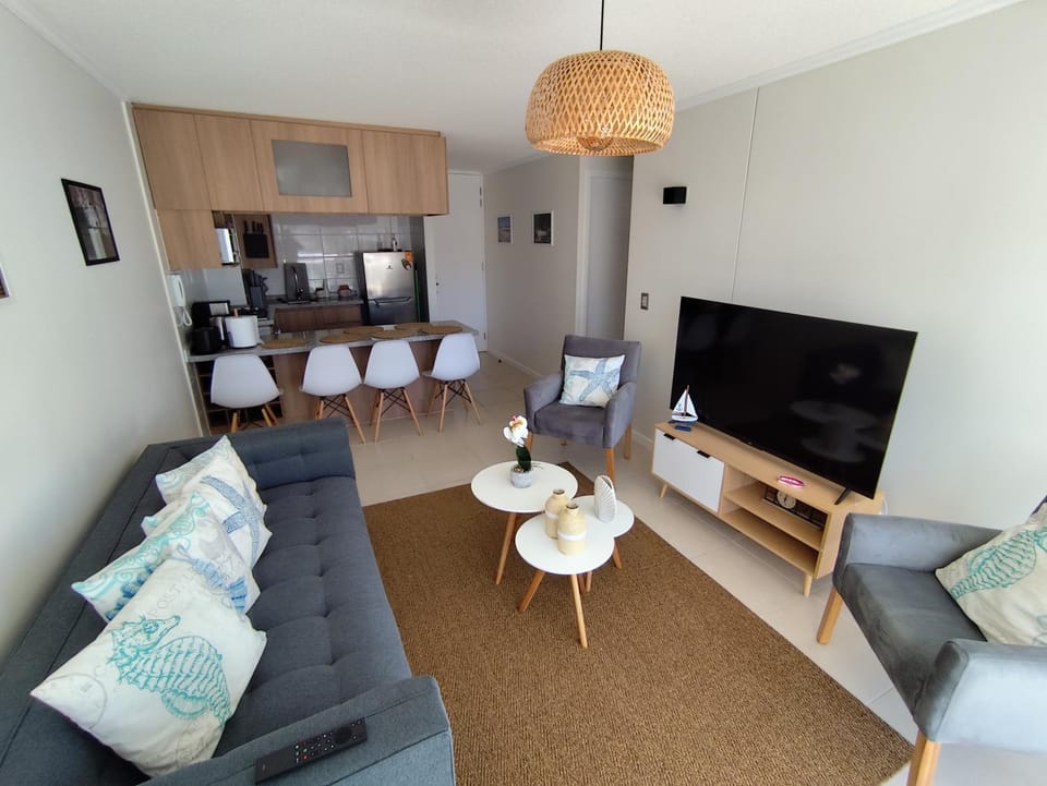 Communal lounge/ TV room, Kitchen or kitchenette, Living room, Dining area, Evening entertainment