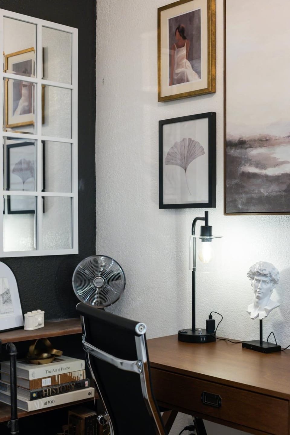 Spacious Stylish Modern Daylight Basement Retreat King Bed Office - Bellevue House in Bellevue