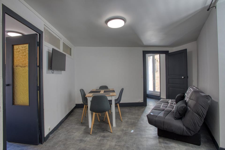 TV and multimedia, Living room, Dining area