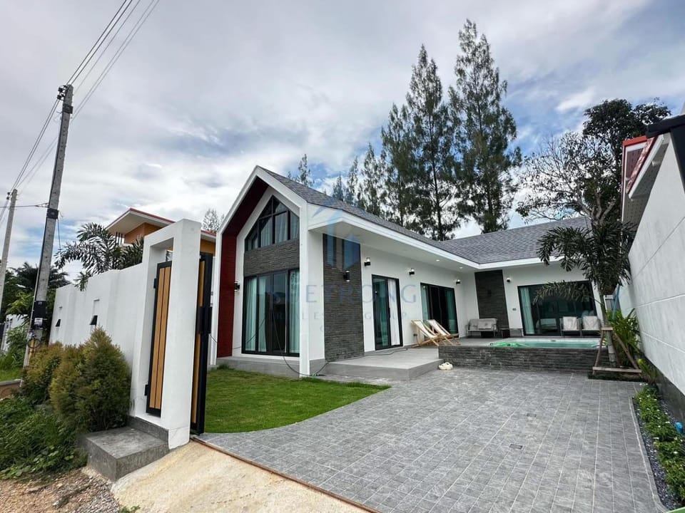 Villa Nataly LUXURY hotel House in Ao Nang Krabi private pool jacuzzi Palm free kitchen from airport Villa in Krabi Changwat