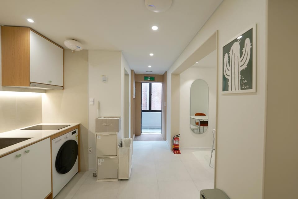 Hugainn Yeonnam J Apartment in Seoul