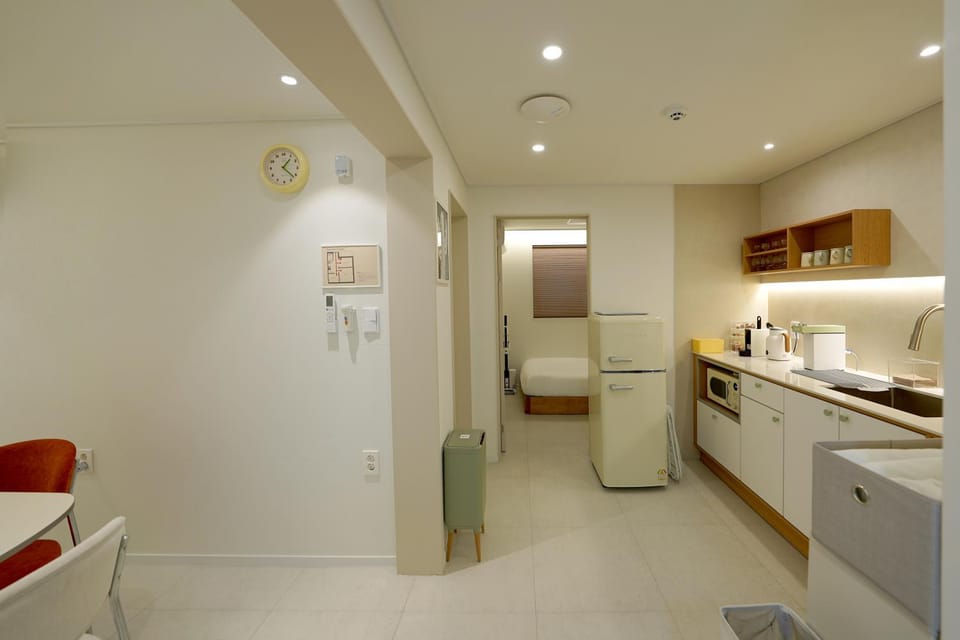 Hugainn Yeonnam J Apartment in Seoul