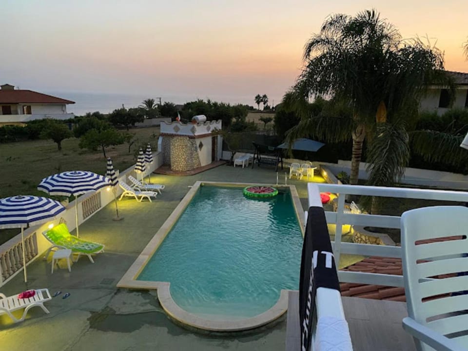 L'Oasi degli Dei - LOFT IN VILLA CON PISCINA TERRAZZA E VISTA MARE 500 m from beach - Free parking and wifi Apartment in Calabria