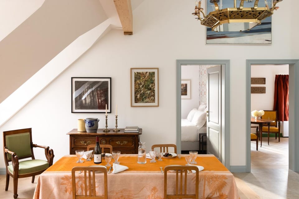 Living room, Seating area, Dining area, kitchen