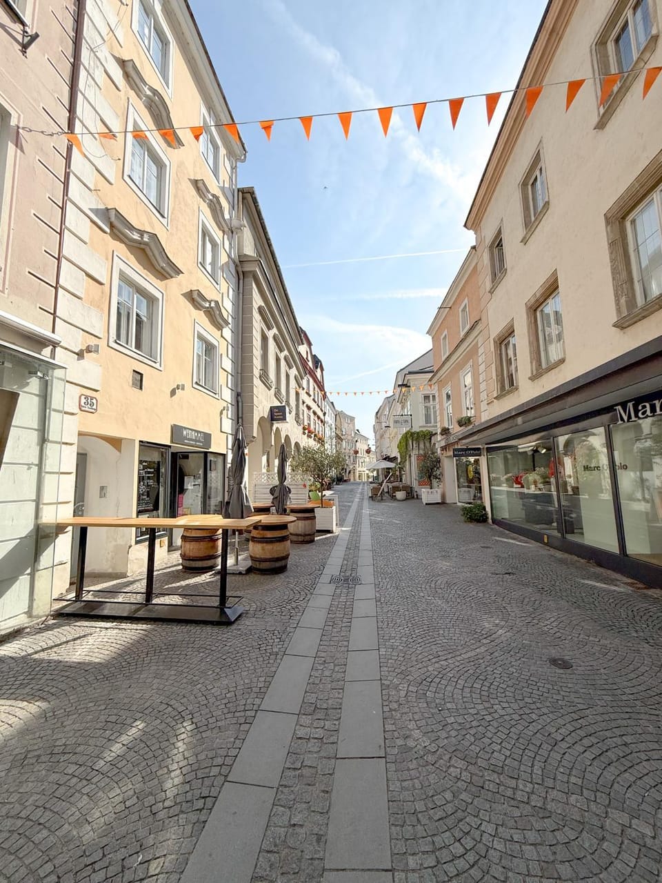 Neighbourhood, Street view