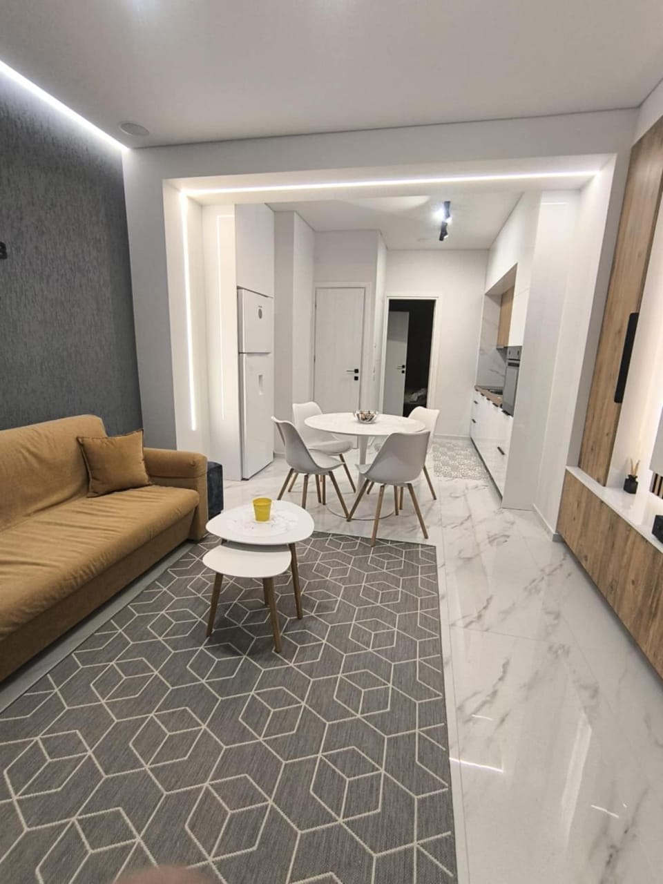 Seating area, Dining area
