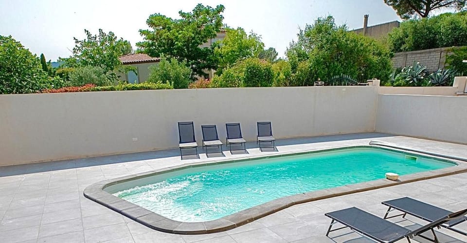 Pool view, Swimming pool, sunbed