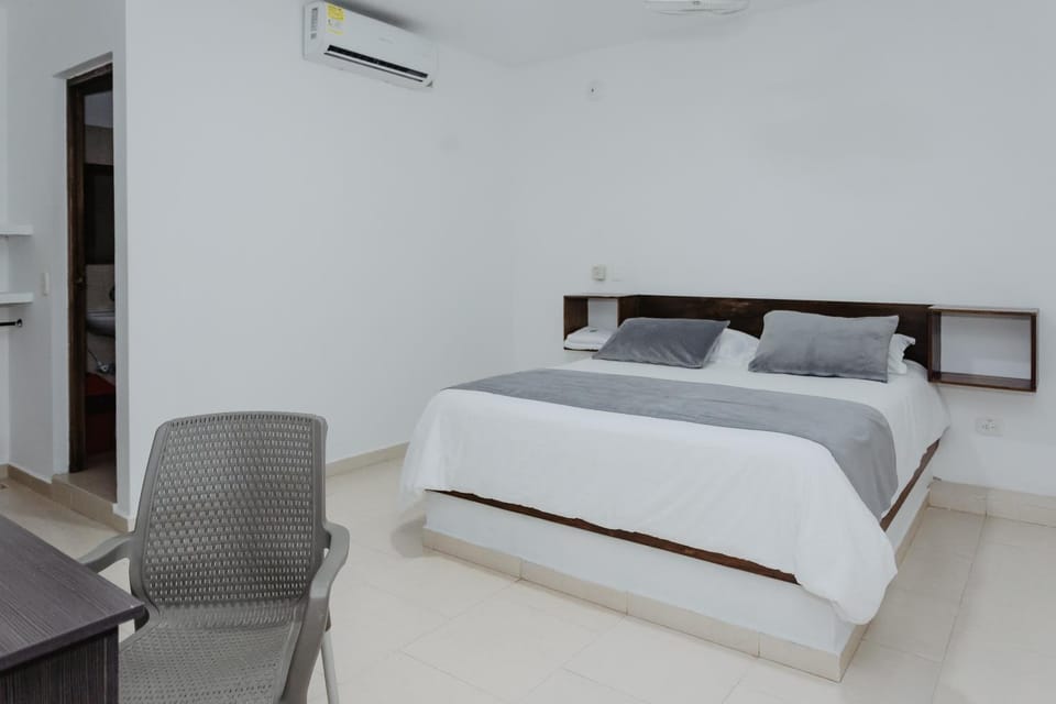 Bed, Photo of the whole room, Bedroom, air conditioner