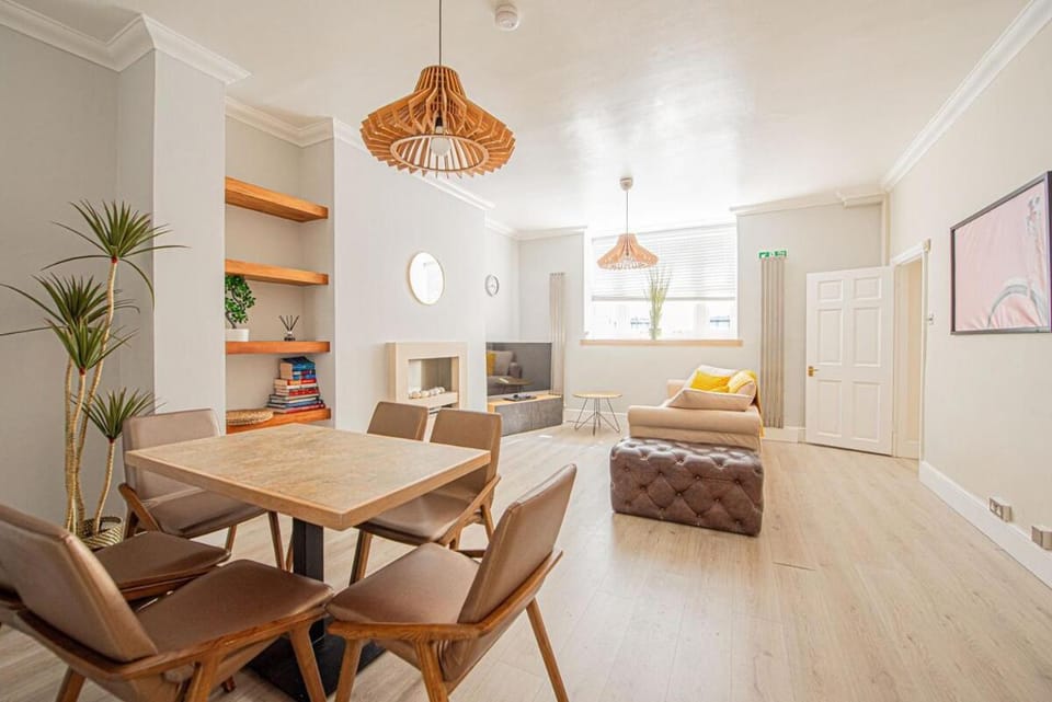 Elegant 2 Bed Flat Near Hyde Park & Paddington Apartment in City of Westminster