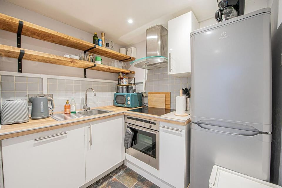 Elegant 2 Bed Flat Near Hyde Park & Paddington Apartment in City of Westminster
