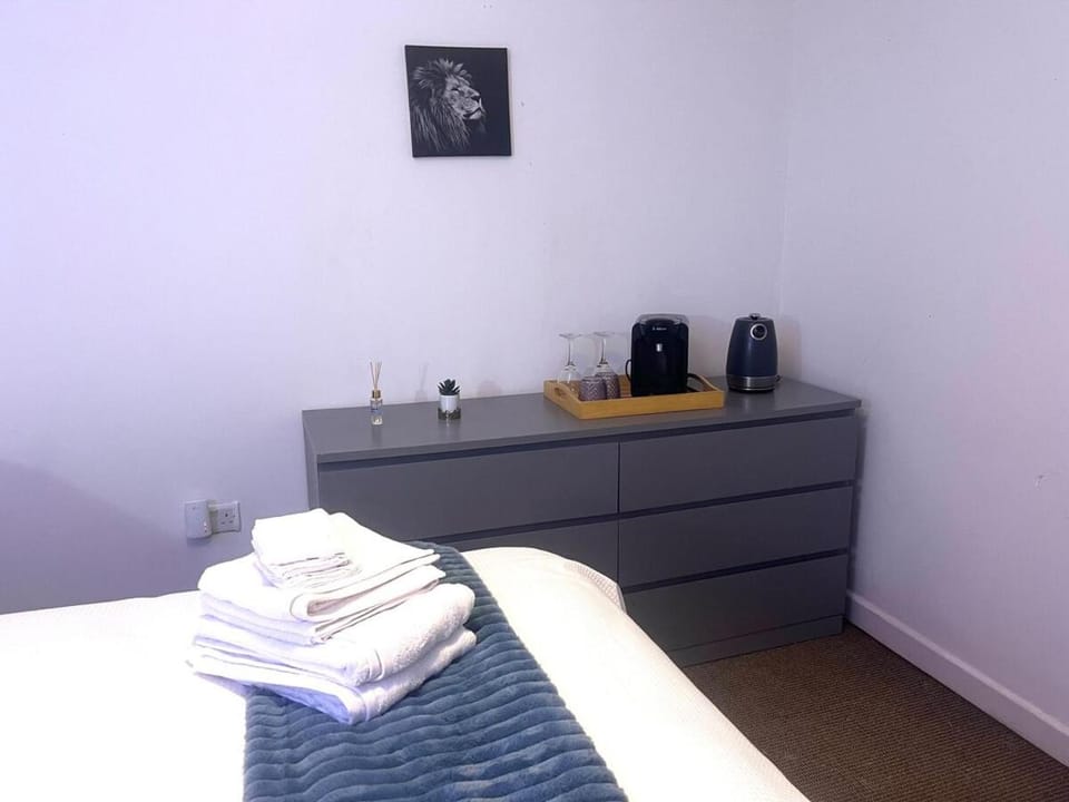 Spacious room in shared apartment Bristol Apartment in Bristol