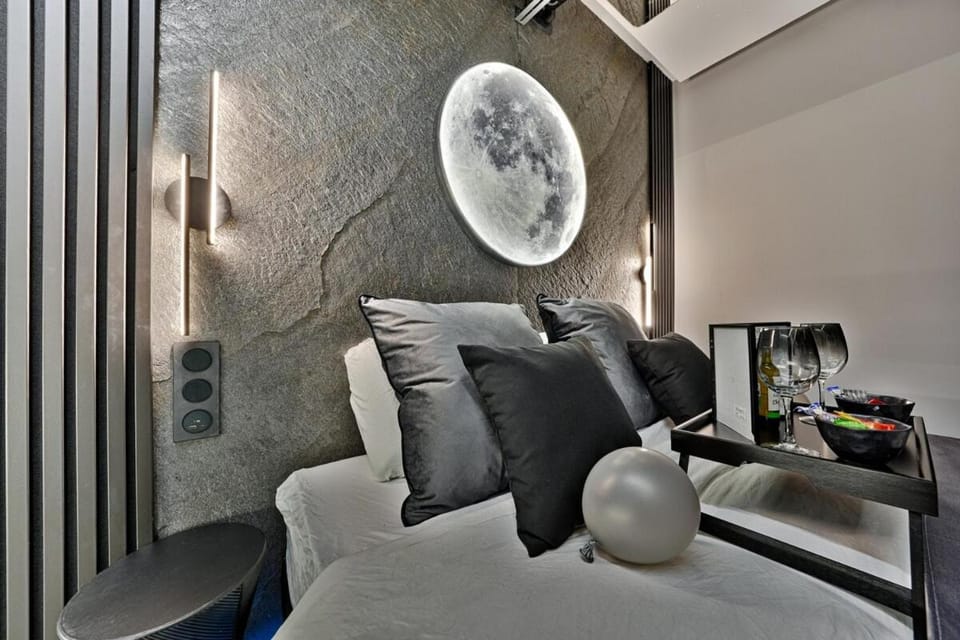 Welcome to L'ASTRAL ACUZZI Apartment in Île-de-France