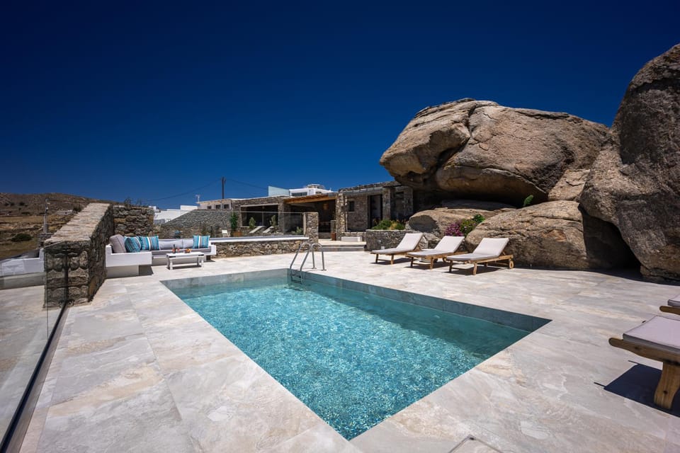 Day, Swimming pool