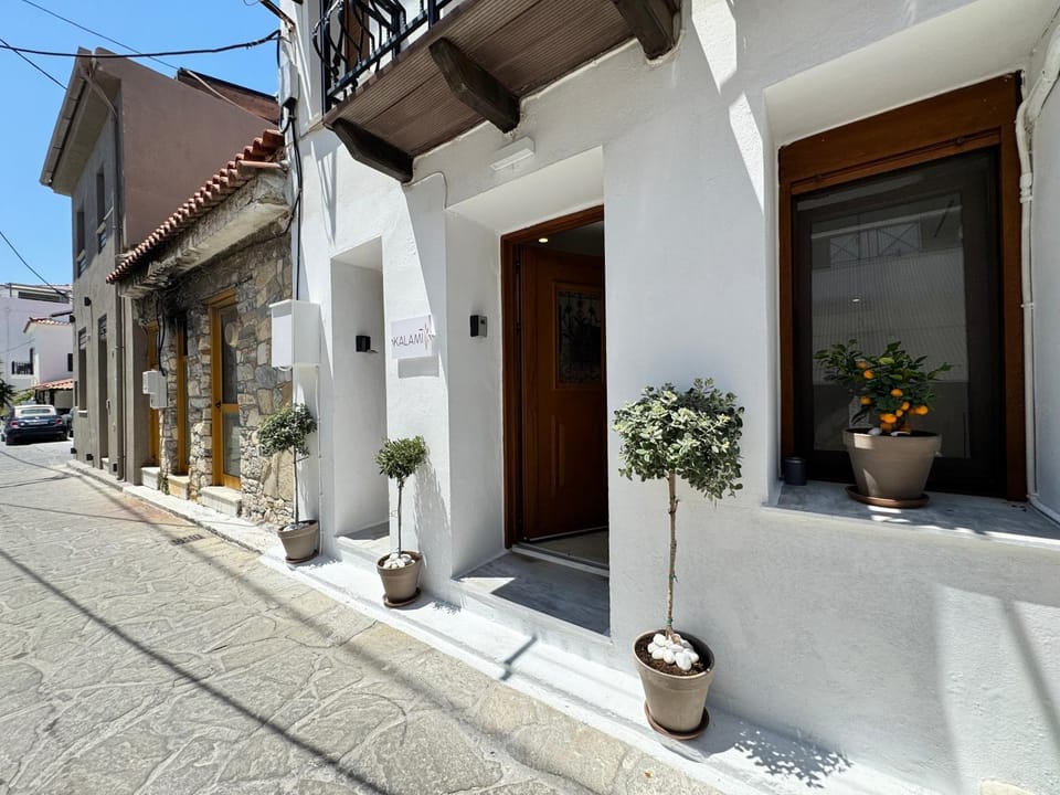 Property building, Day, Quiet street view