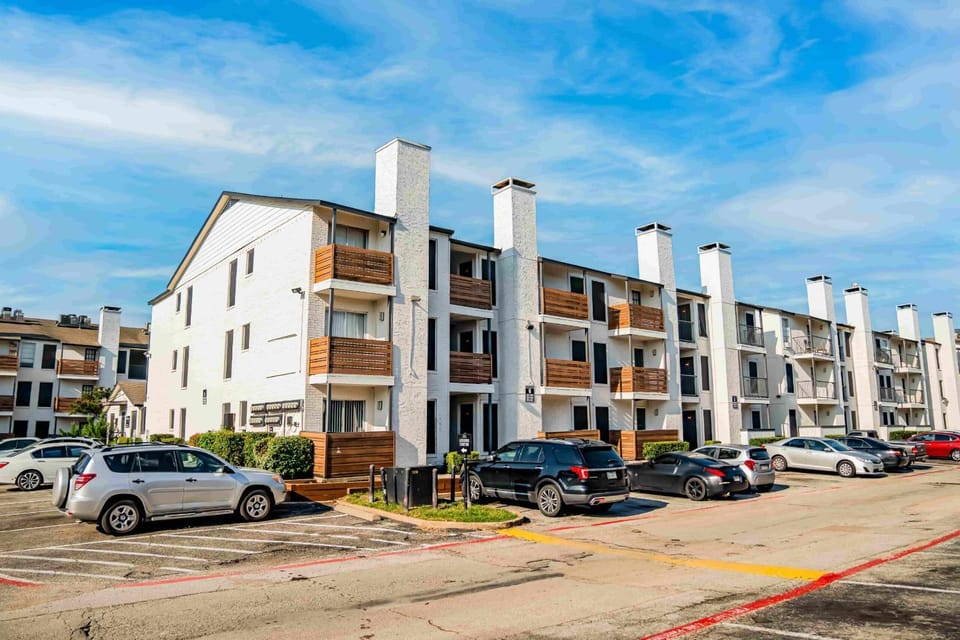 The Charlie 1203 I Spacious and Comfy 1 Bed 1 Bath Apartment in Richardson