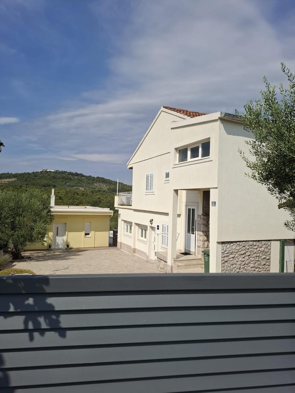 Facade/entrance