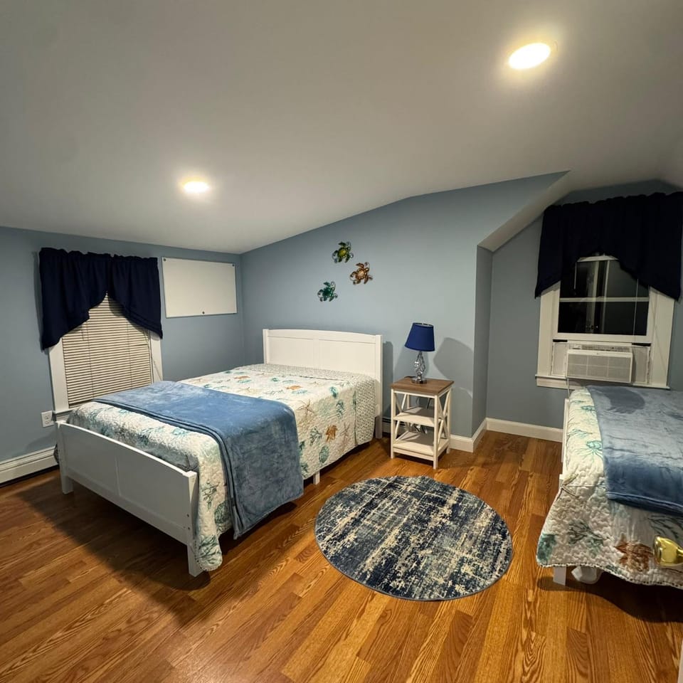 SPACIOUS RENOVATED HOME in Historic Sandwich-MA CAPE COD House in Sandwich