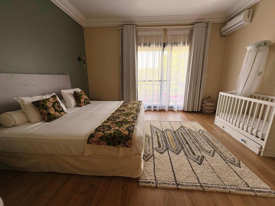 Bed, Photo of the whole room, Bedroom, cot, air conditioner