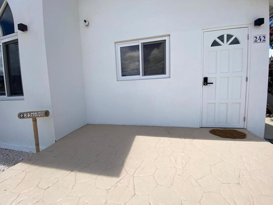 Palm Beach Vacay Suites - Bamboo Suite - Studio Apartment in Noord