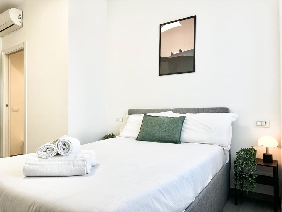 Bed, TV and multimedia, Bedroom, heating, internet, towels, wardrobe, air conditioner
