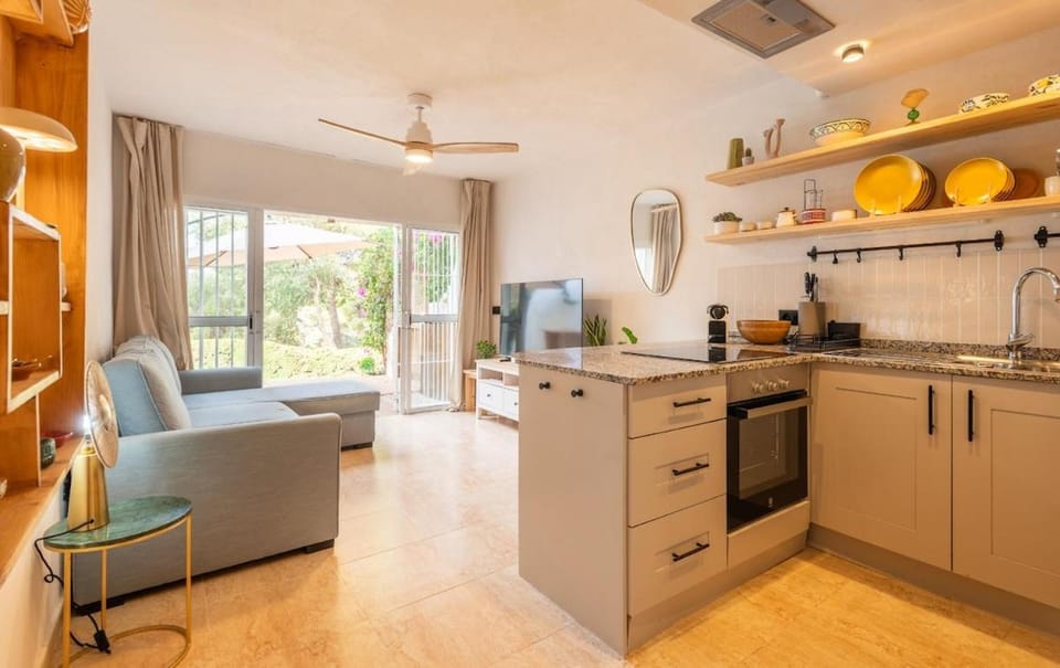 Beautifully decorated apartment near the beach Apartment in Estepona