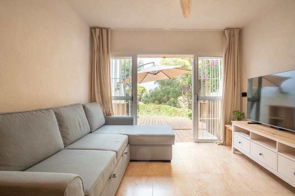 Beautifully decorated apartment near the beach Apartment in Estepona