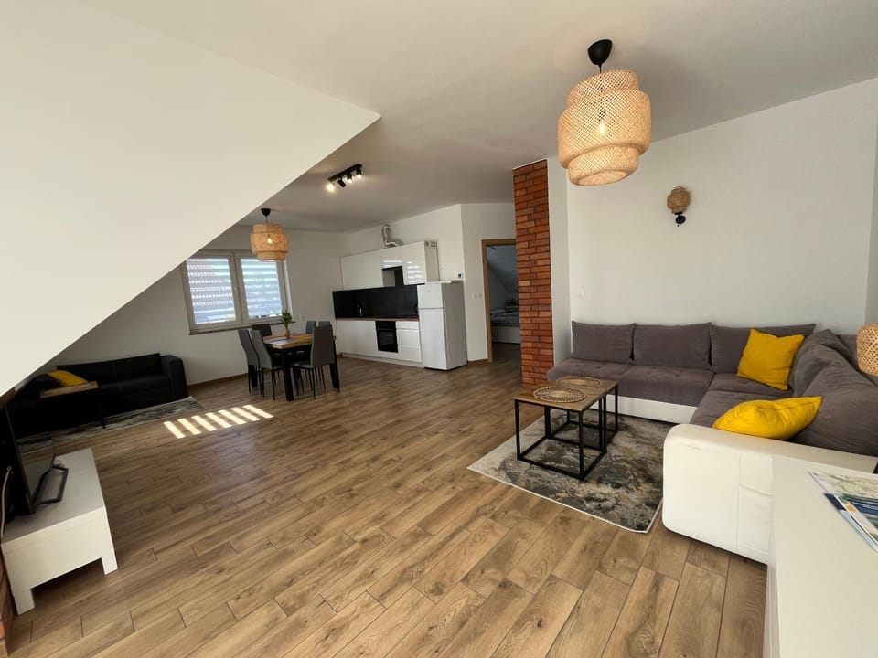 Kitchen or kitchenette, Living room