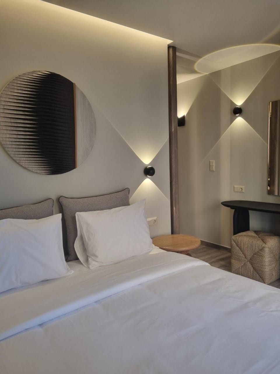 Bed, Decorative detail, Bedroom