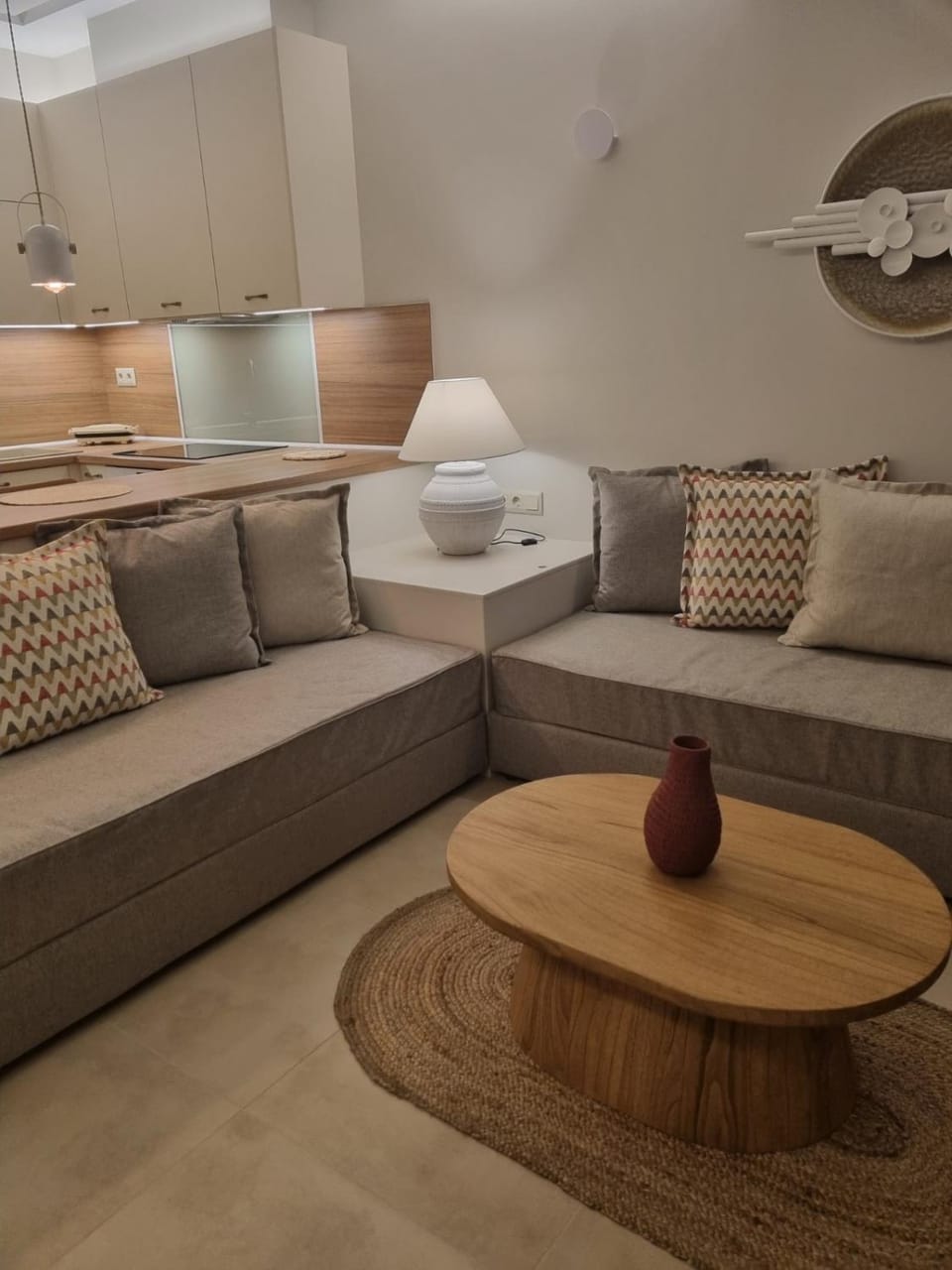 Bed, Living room, Seating area, kitchen