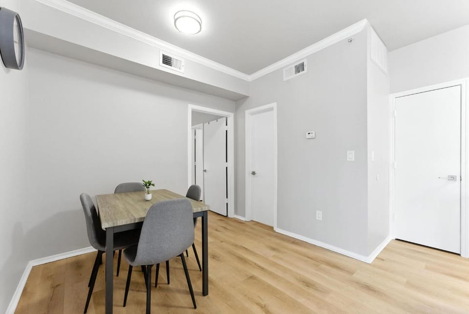 The Calvin Spacious 334 I 2 bed 1 Bath Apartment in Plano