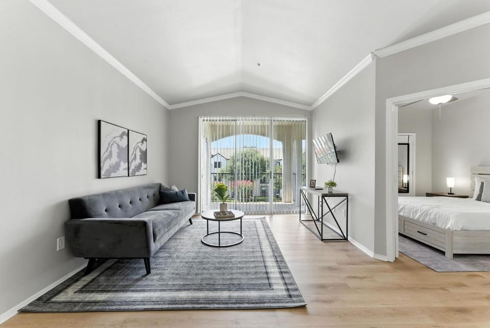 The Calvin Spacious 334 I 2 bed 1 Bath Apartment in Plano
