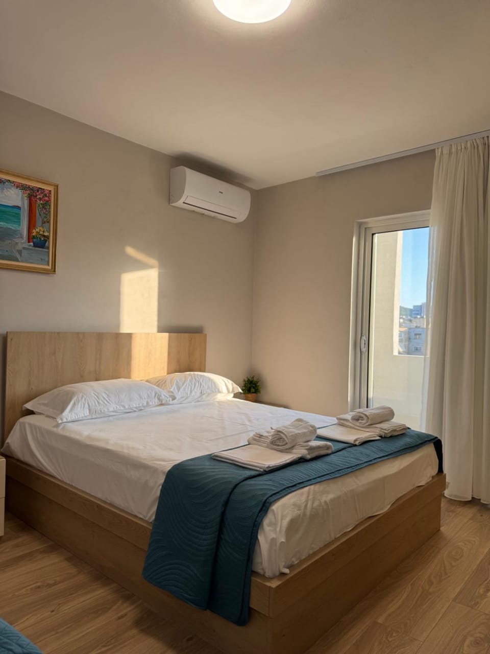 Bedroom, air conditioner