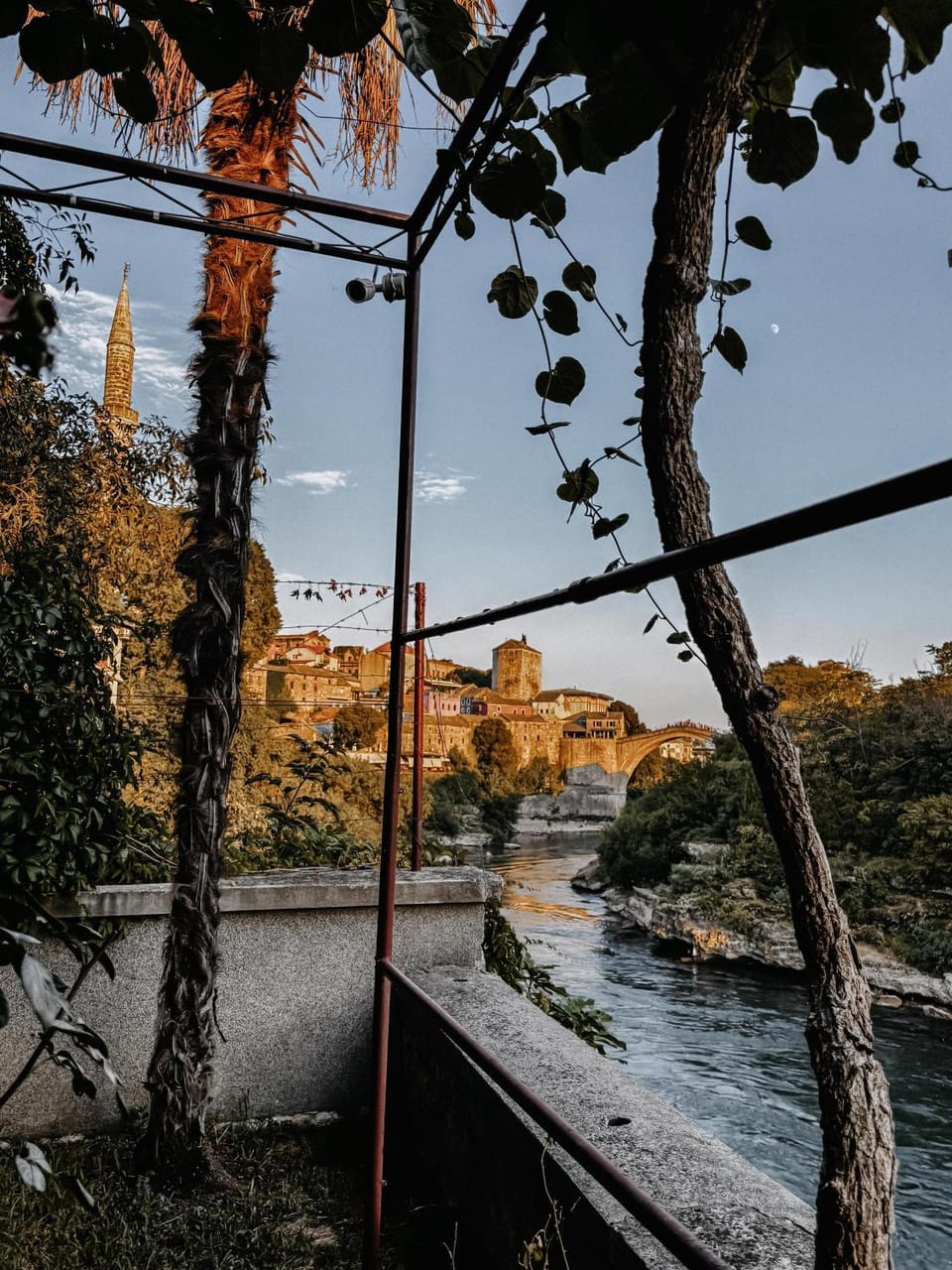 Nearby landmark, Day, Mountain view, River view