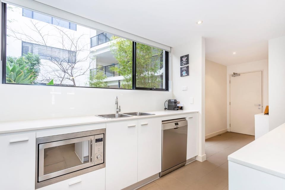 Kitchen or kitchenette, dishwasher