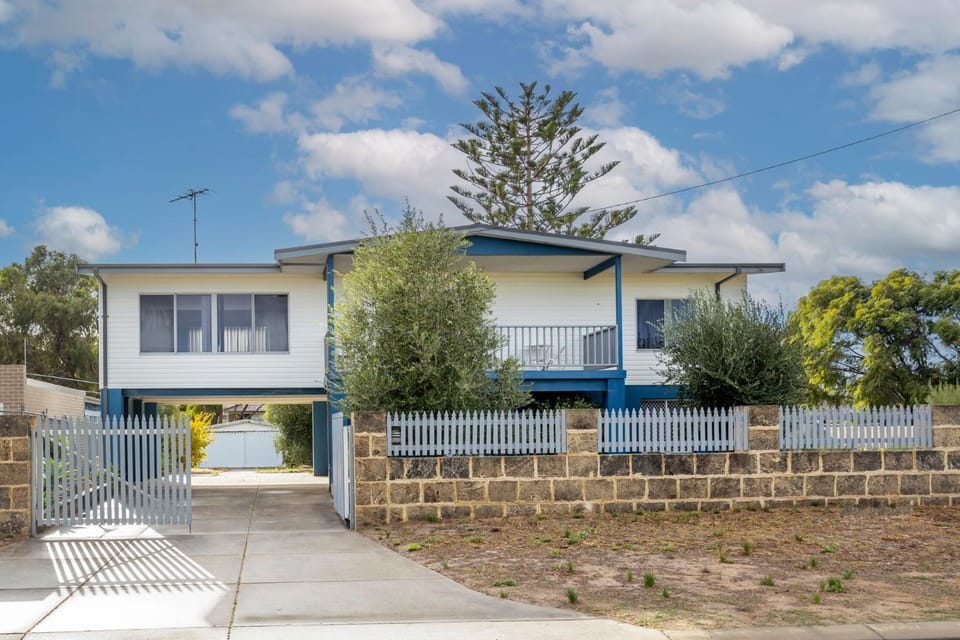 Property building, Street view